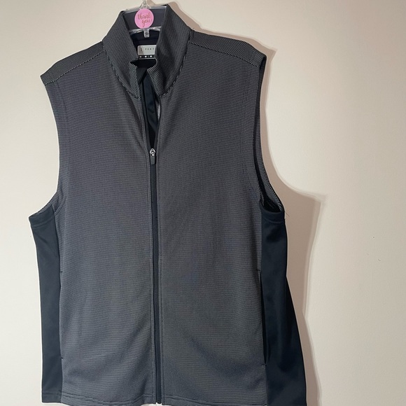 PGA Tour Other - PGA Tour Men's Charcoal and Black Vest~ Size Medium